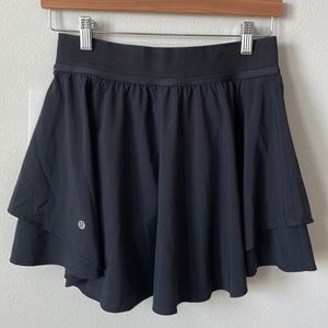 Lull emon Court Rival High-Rise Skirt *Long
Black Size 6